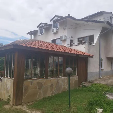 Pensión симеонов *