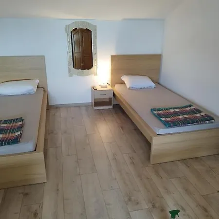 Pensión симеонов *